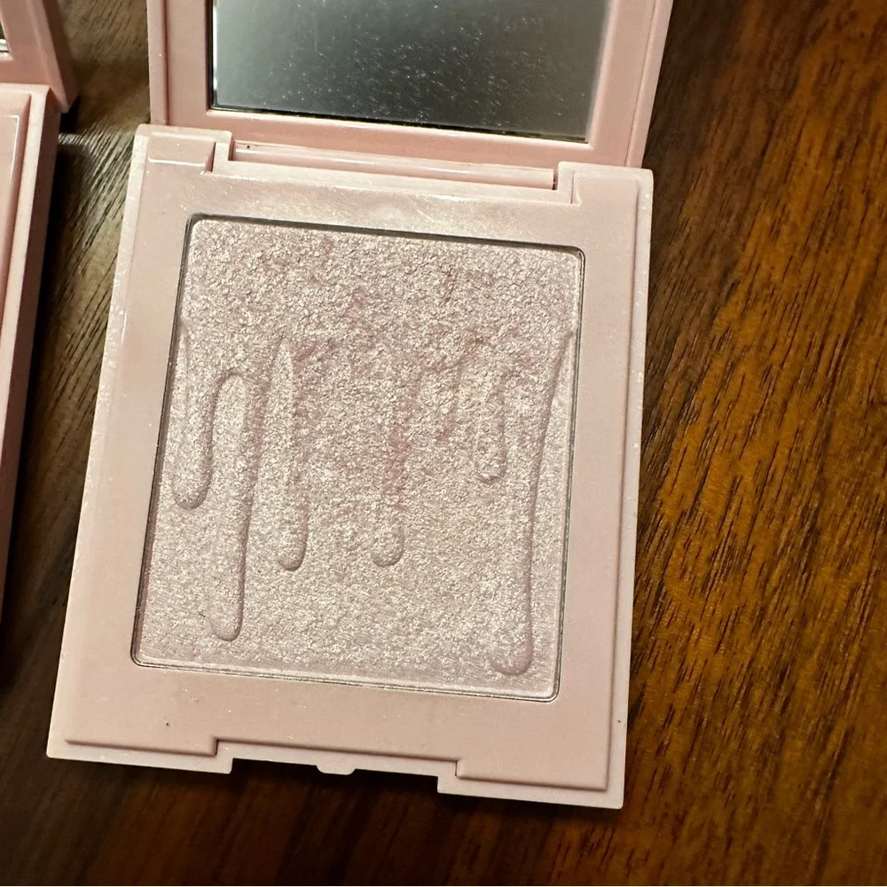 Kylie Cosmetics face powders - highlight and bronzer
